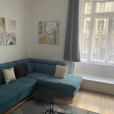 Daire Blue Danube Downtown With Free Parking *